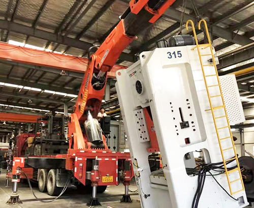 荣成附近随车吊出租，轻松解决运输难题